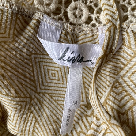 Geometric Summer Tank Top with Lace Detail and Ruffle front - Picture 6 of 6